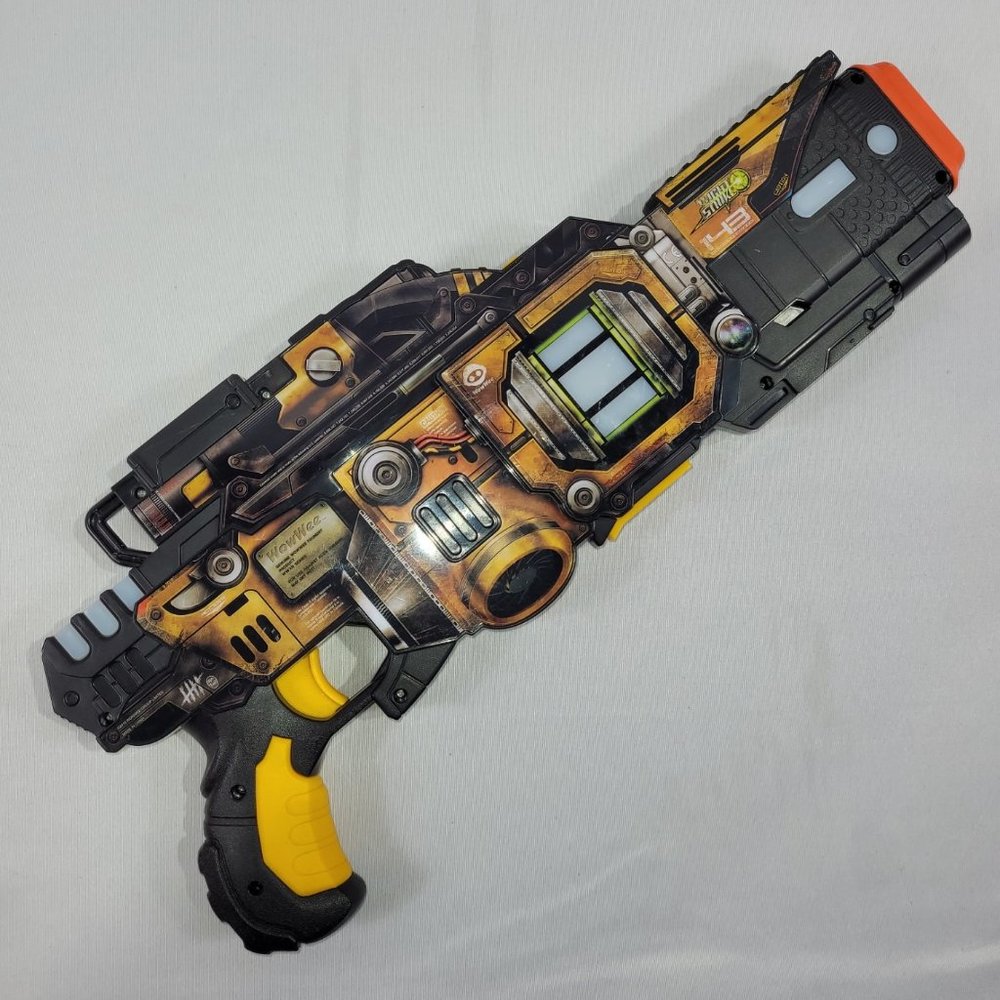 Light Strike Laser Tag 2010 Assault Striker 143 Electronic Toy Gun WowWee Toy